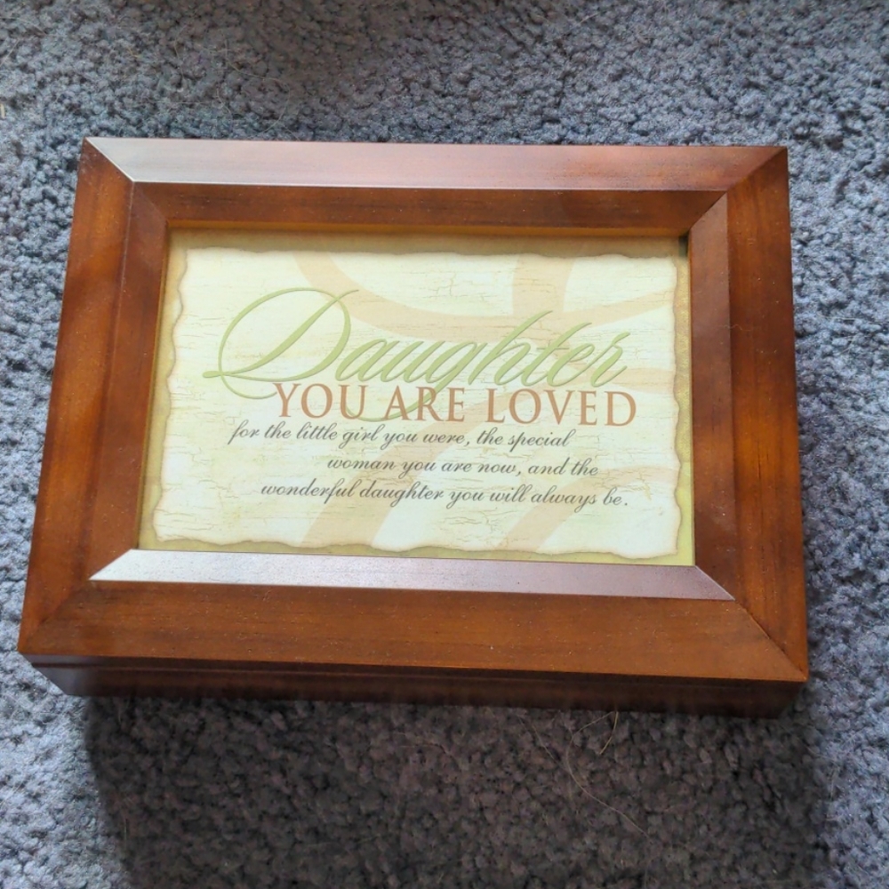 Musical jewelry box